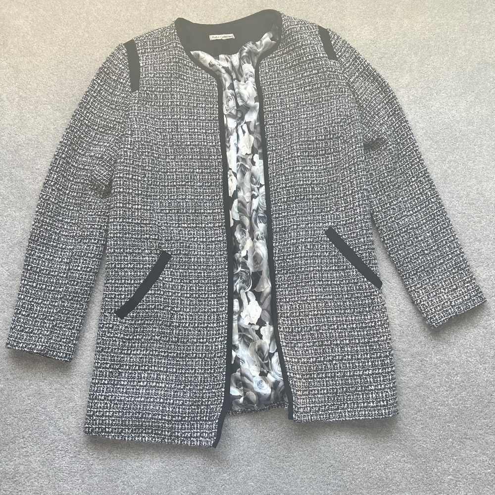 Vintage (Grandma Core) Elegant Black and Gray Women's Coat